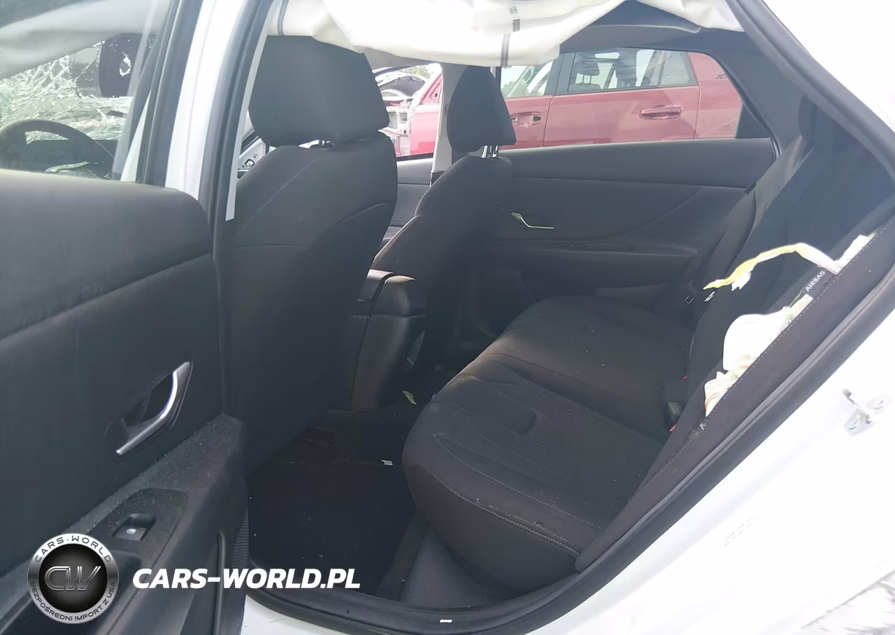 2026 Hyundai Elantra Se VIN:KMHLL4DG4TU209267 - 8