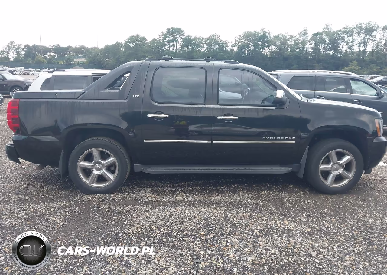 2011 Chevrolet Avalanche 1500 Ltz VIN:3GNTKGE36BG379434 - 13