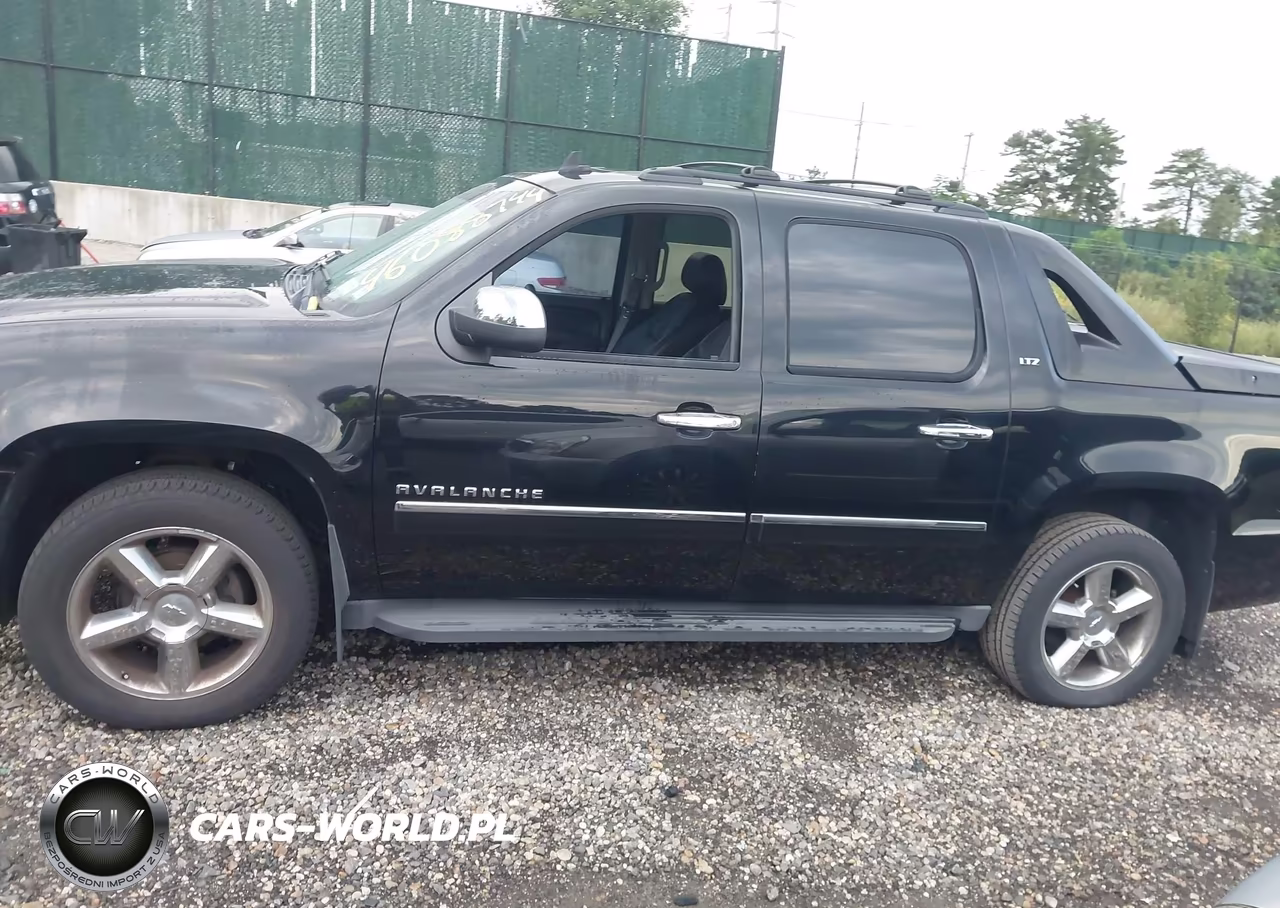 2011 Chevrolet Avalanche 1500 Ltz VIN:3GNTKGE36BG379434 - 14