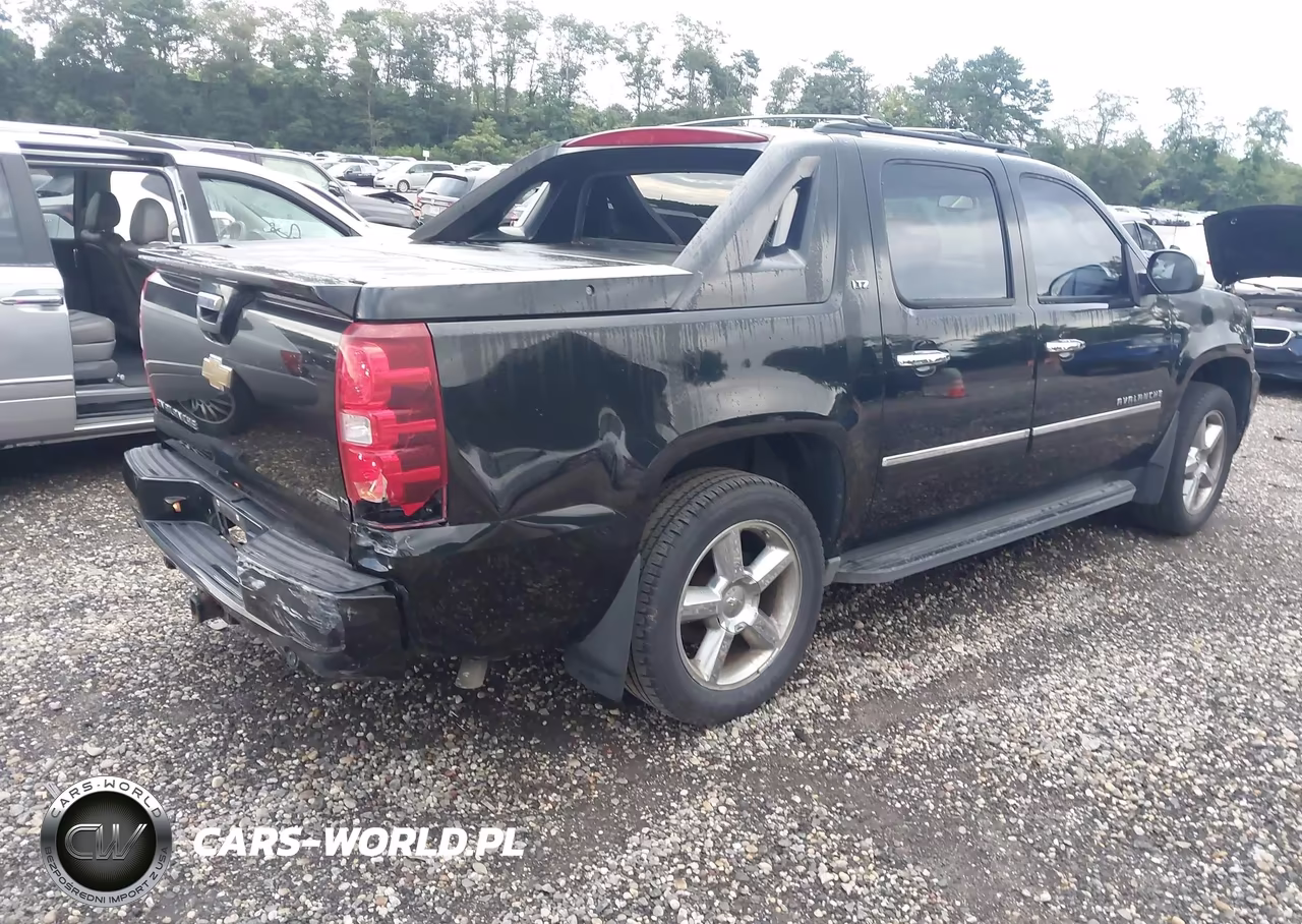2011 Chevrolet Avalanche 1500 Ltz VIN:3GNTKGE36BG379434 - 4