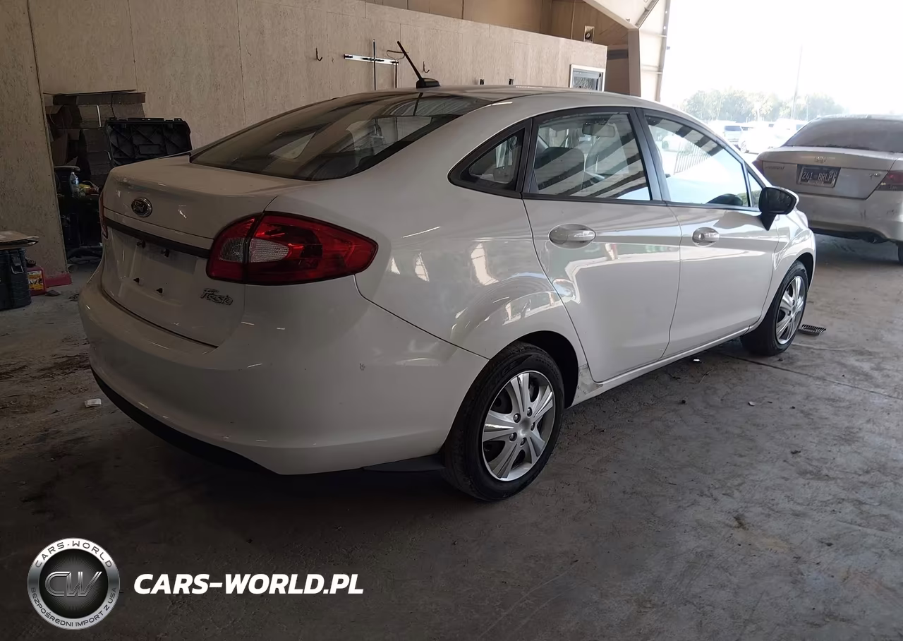 2013 Ford Fiesta S VIN:3FADP4AJ9DM172189 - 4