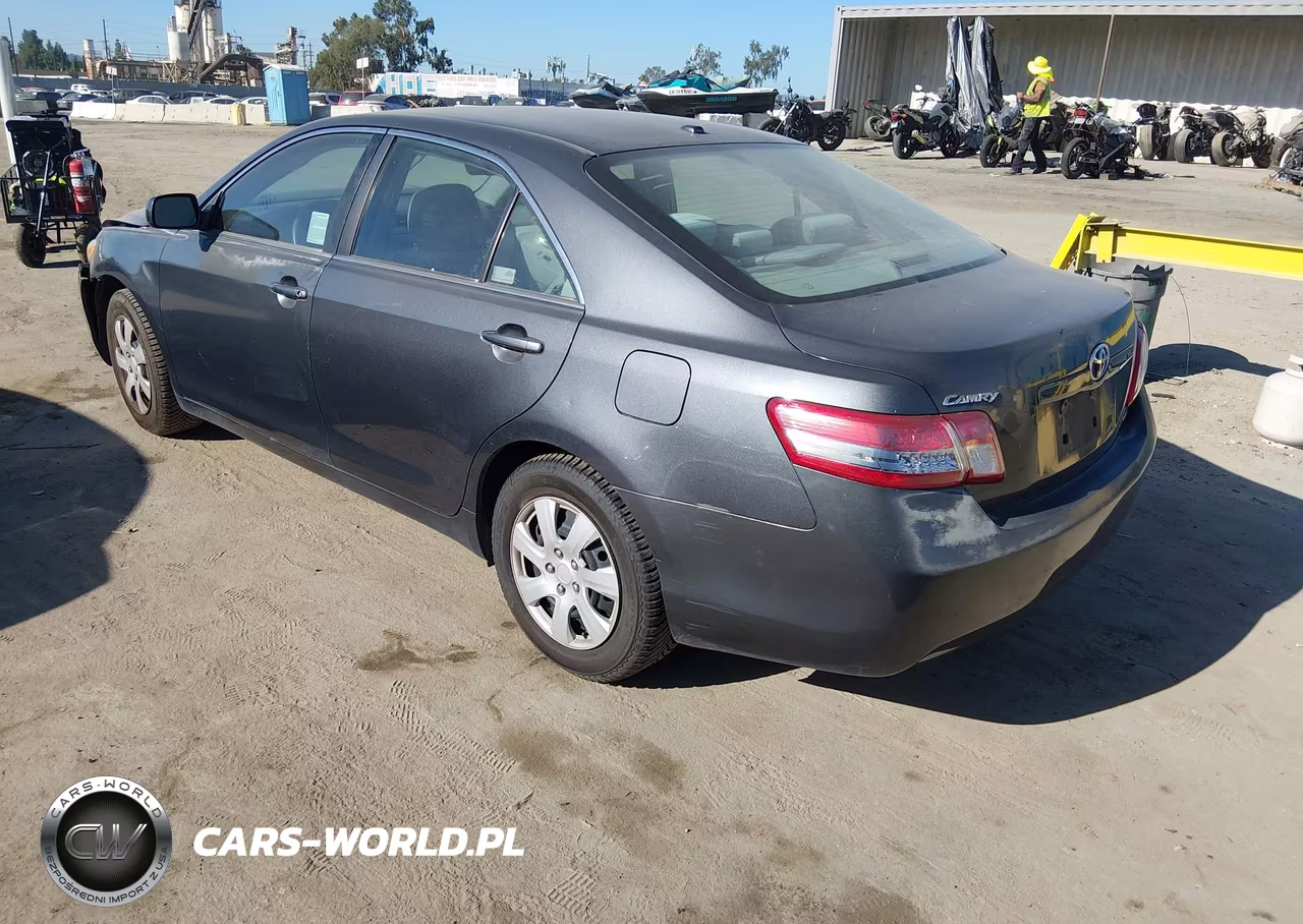 2010 Toyota Camry Le VIN:4T1BF3EK4AU083957 - 3