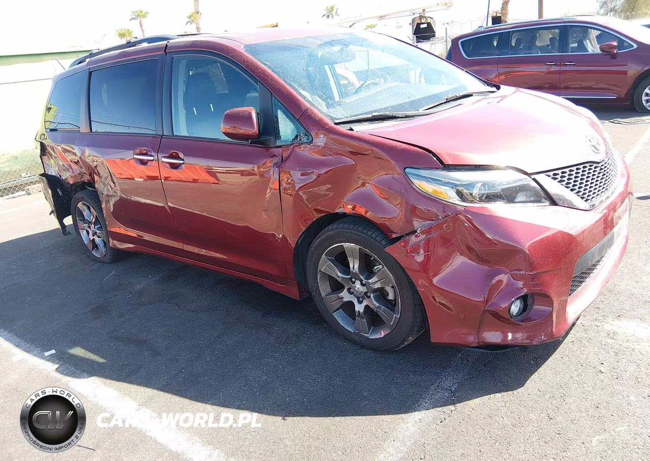 2016 Toyota Sienna Se 8 Passenger