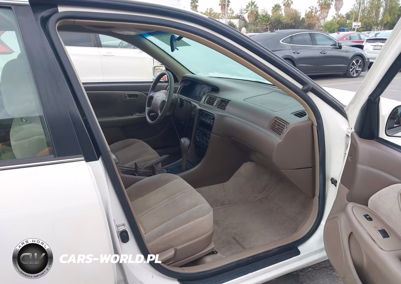 1999 Toyota Camry Ce VIN:4T1BG22K4XU889236 - 5