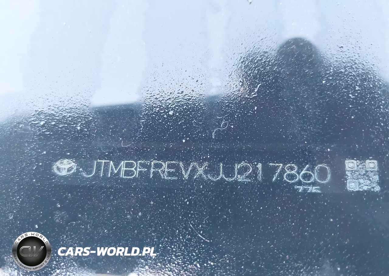 2018 Toyota Rav4 Le VIN:JTMBFREVXJJ217860 - 17
