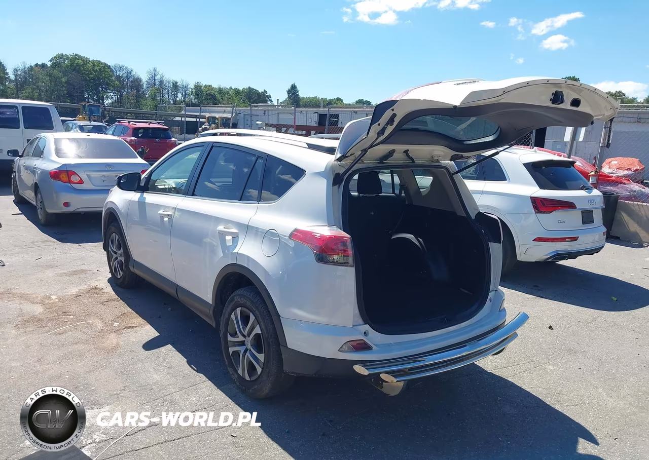 2018 Toyota Rav4 Le VIN:JTMBFREVXJJ217860 - 3