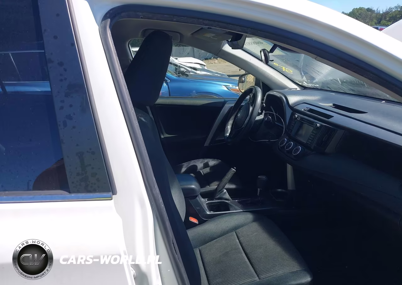2018 Toyota Rav4 Le VIN:JTMBFREVXJJ217860 - 5