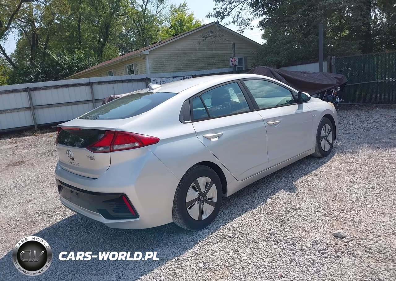 2019 Hyundai Ioniq Hybrid Blue VIN:KMHC65LC4KU158704 - 4