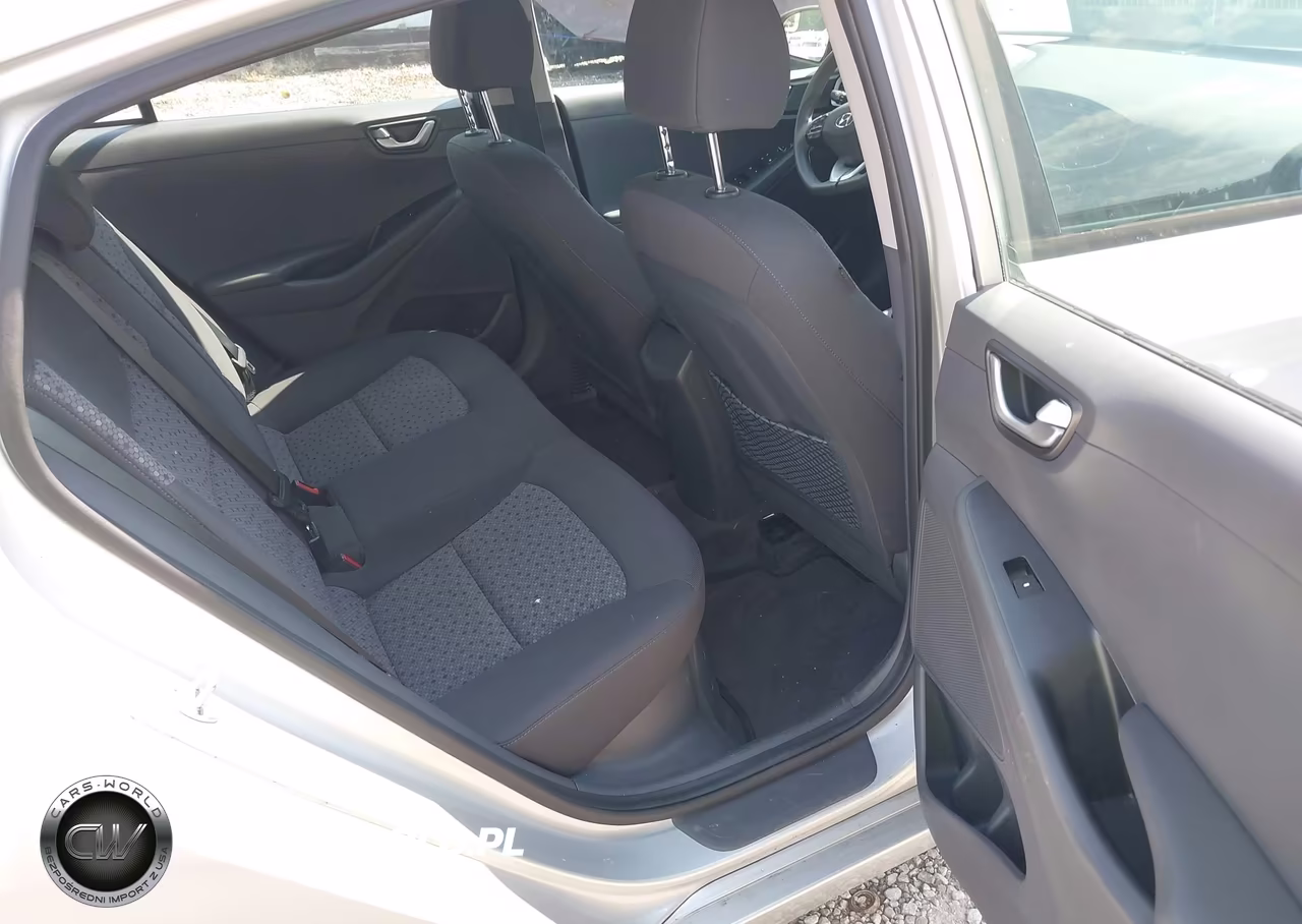 2019 Hyundai Ioniq Hybrid Blue VIN:KMHC65LC4KU158704 - 8