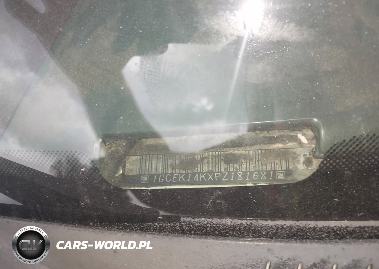 1993 Chevrolet Gmt-400 K1500 VIN:1GCEK14KXPZ181681 - 9