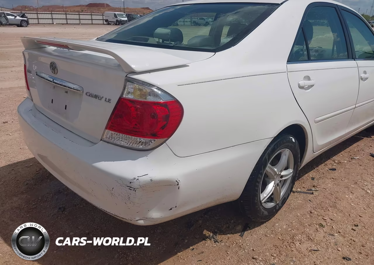 2005 Toyota Camry Le VIN:4T1BE32K05U604363 - 12