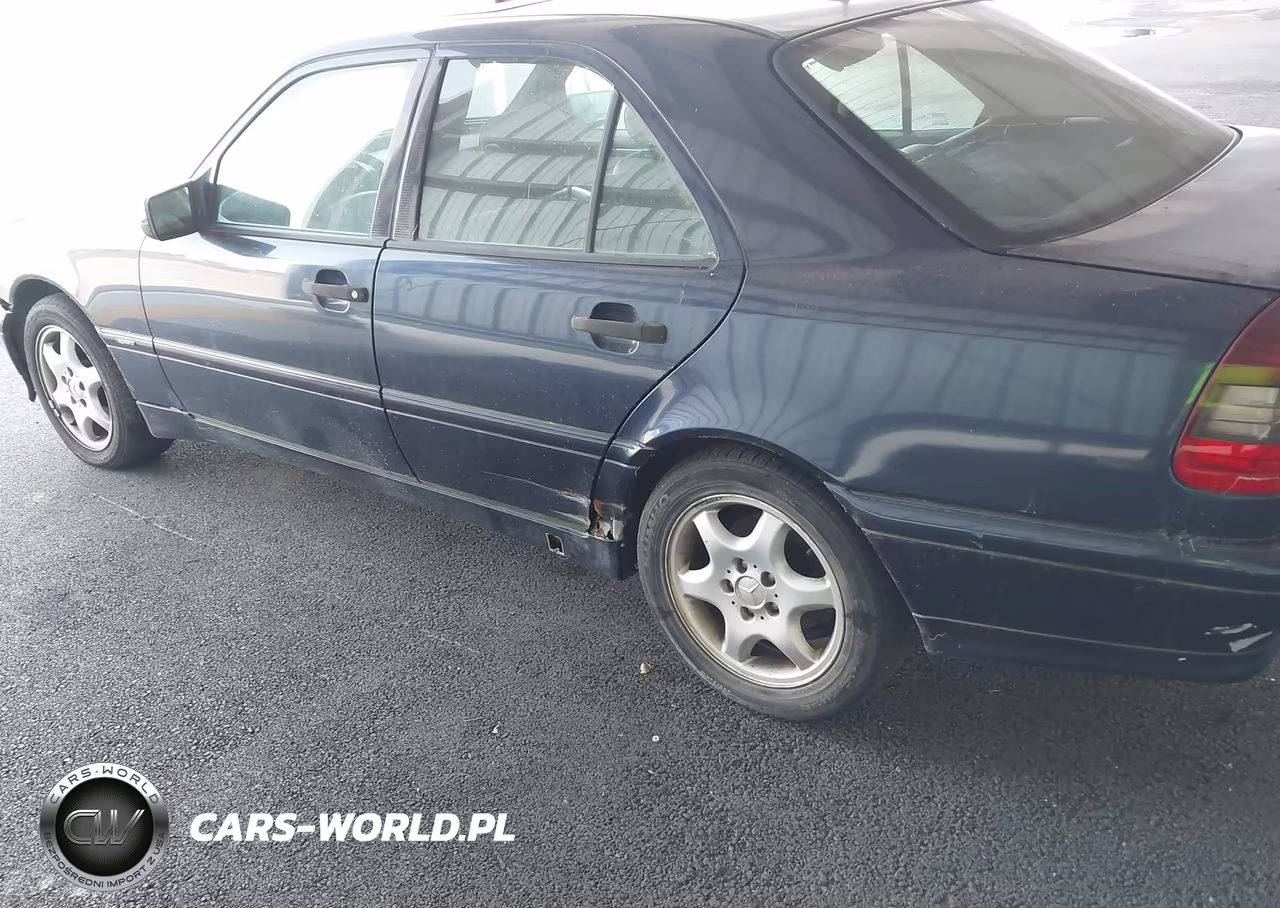 2000 Mercedes-Benz C 230 Kompressor VIN:WDBHA24GXYA852217 - 15