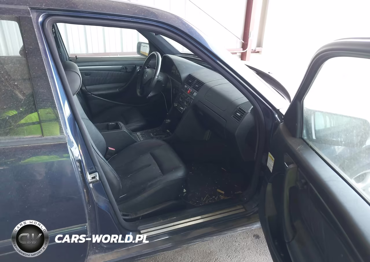 2000 Mercedes-Benz C 230 Kompressor VIN:WDBHA24GXYA852217 - 5