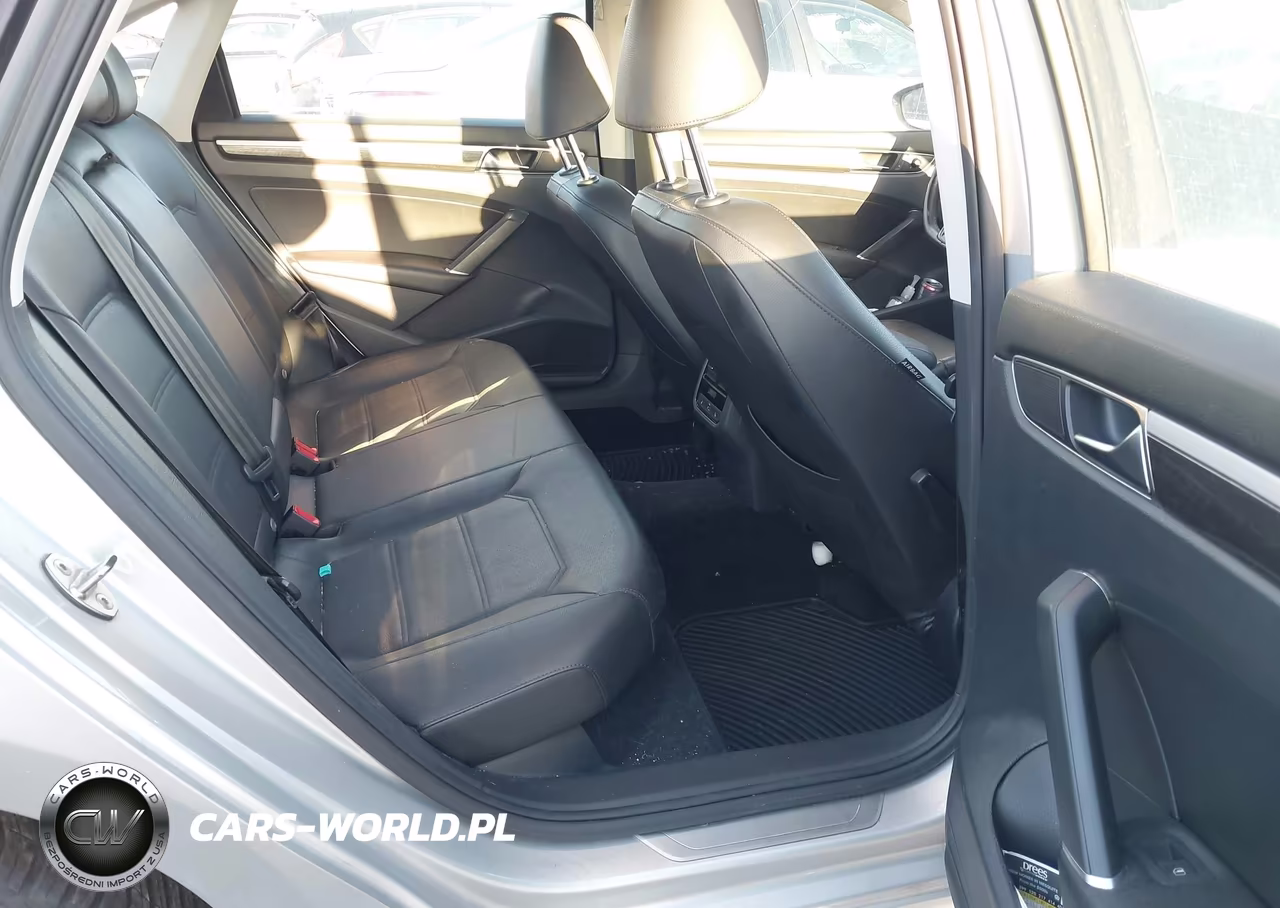 2018 Volkswagen Passat 2.0T Se VIN:1VWBA7A30JC011486 - 8