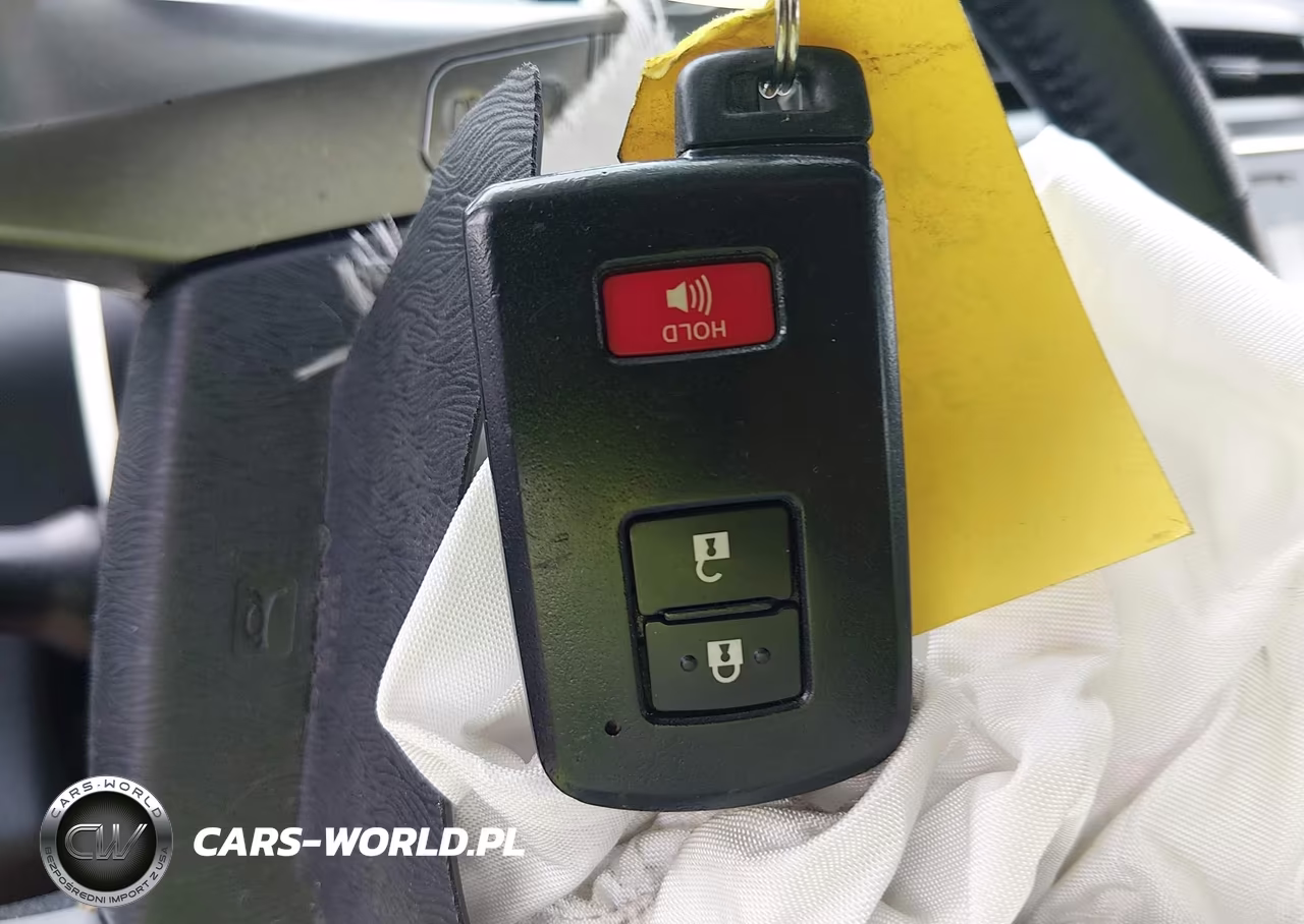 2017 Toyota Prius V Four VIN:JTDZN3EU3HJ063685 - 11