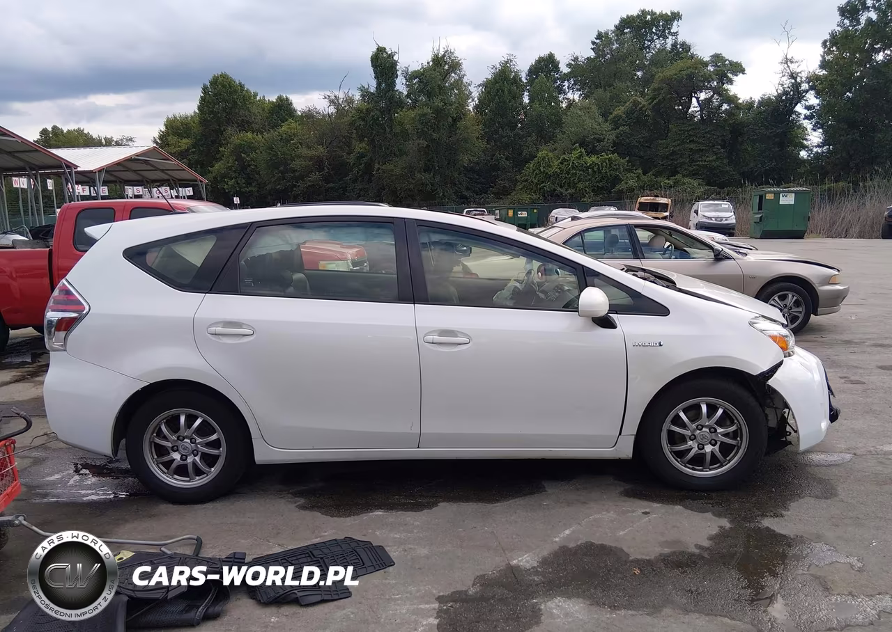 2017 Toyota Prius V Four VIN:JTDZN3EU3HJ063685 - 13