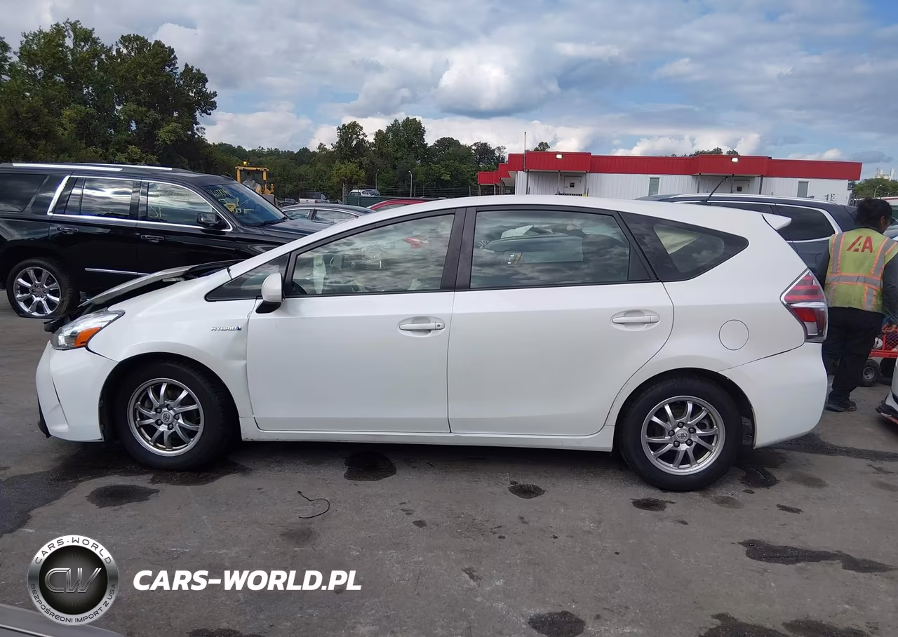 2017 Toyota Prius V Four VIN:JTDZN3EU3HJ063685 - 14