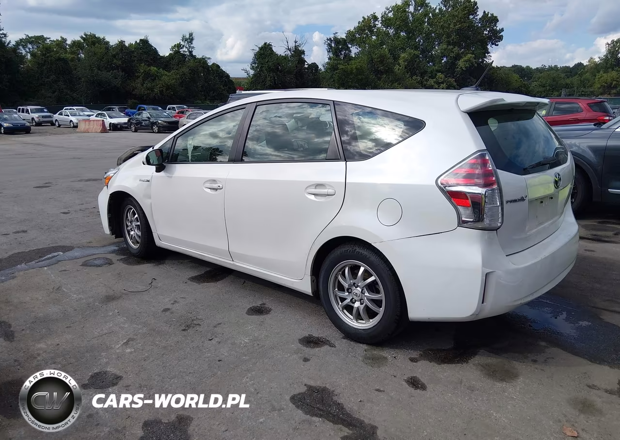 2017 Toyota Prius V Four VIN:JTDZN3EU3HJ063685 - 3