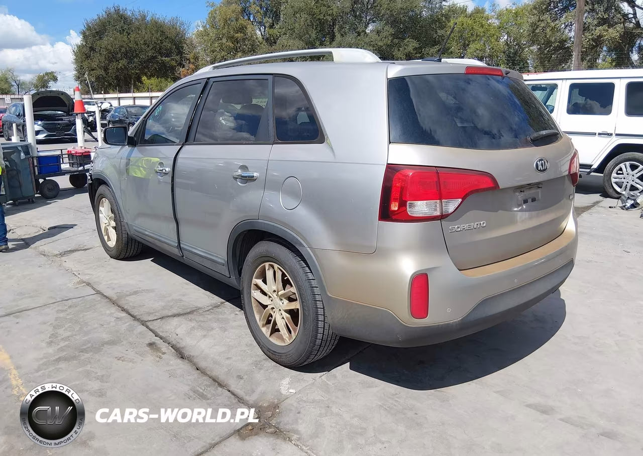 2014 Kia Sorento Lx VIN:5XYKT4A67EG472594 - 3