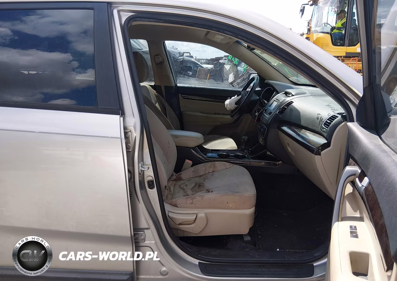 2014 Kia Sorento Lx VIN:5XYKT4A67EG472594 - 5