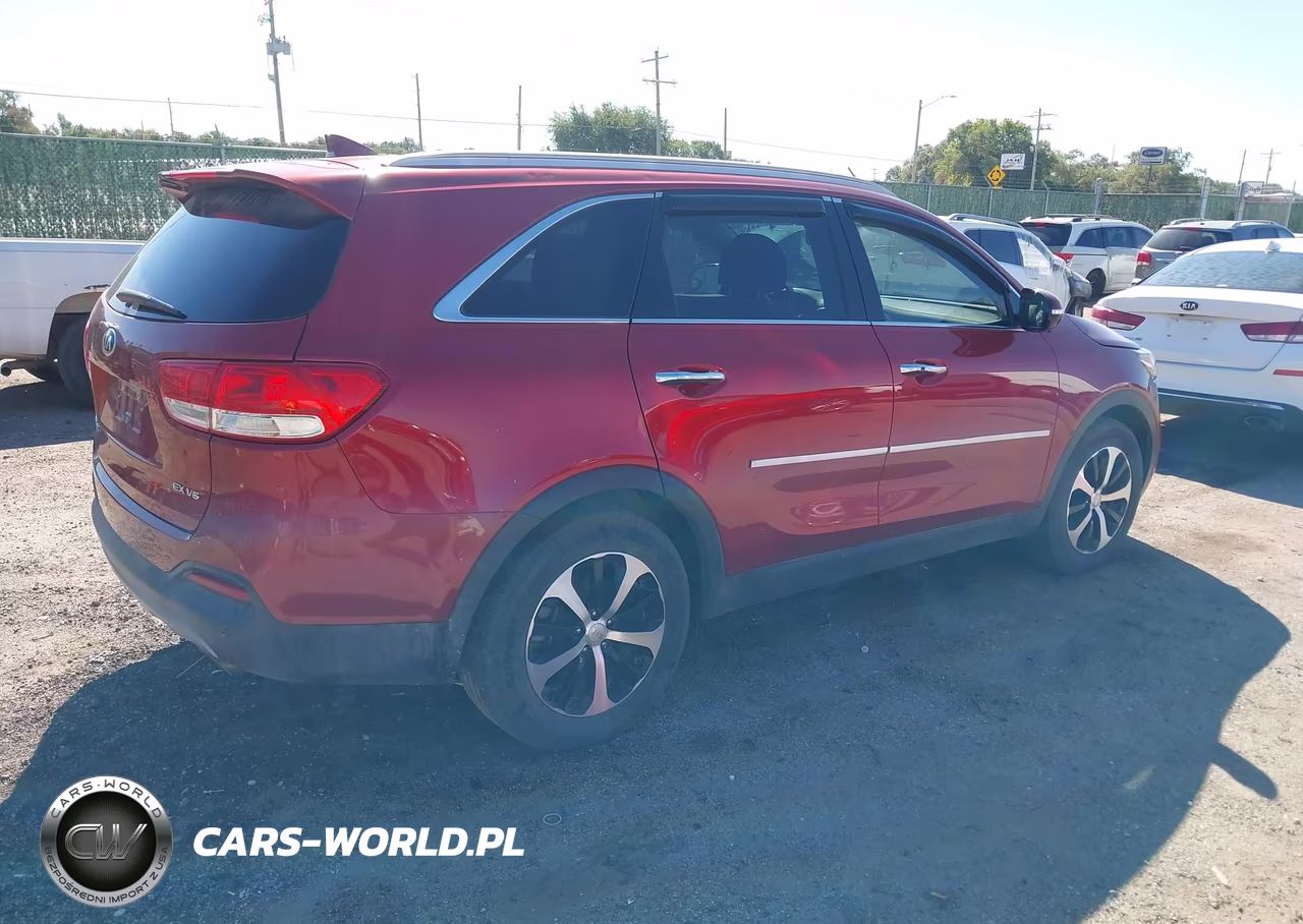 2018 Kia Sorento 3.3L Ex VIN:5XYPH4A51JG376033 - 4