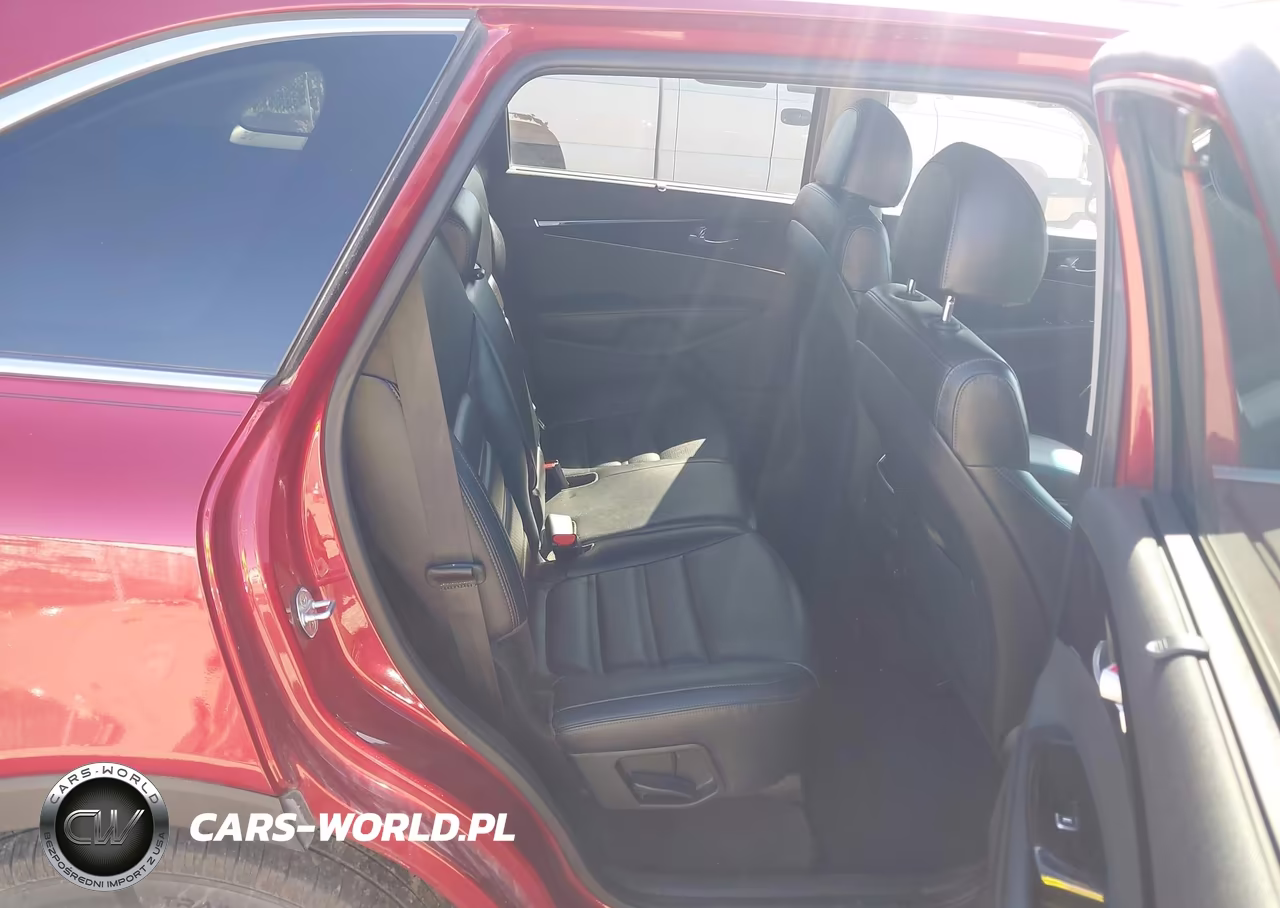 2018 Kia Sorento 3.3L Ex VIN:5XYPH4A51JG376033 - 8