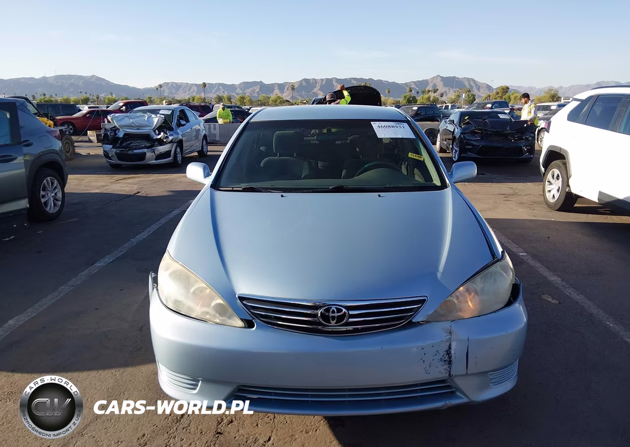 2005 Toyota Camry Le VIN:4T1BE32K15U576508 - 12