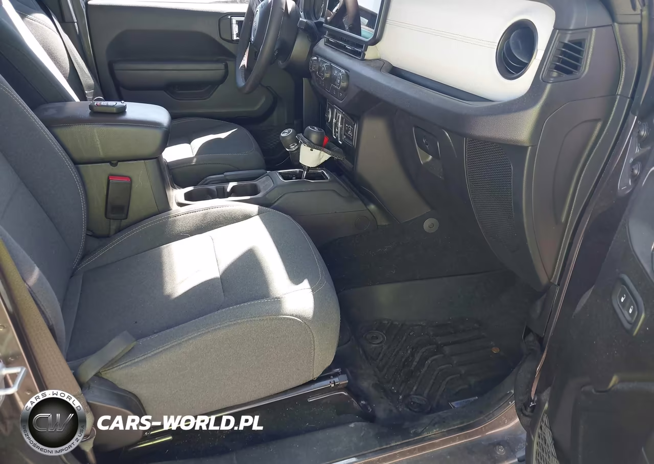 2025 Jeep Wrangler 4-Door Summit 4X4 VIN:1C4PJXDN7SW638403 - 5