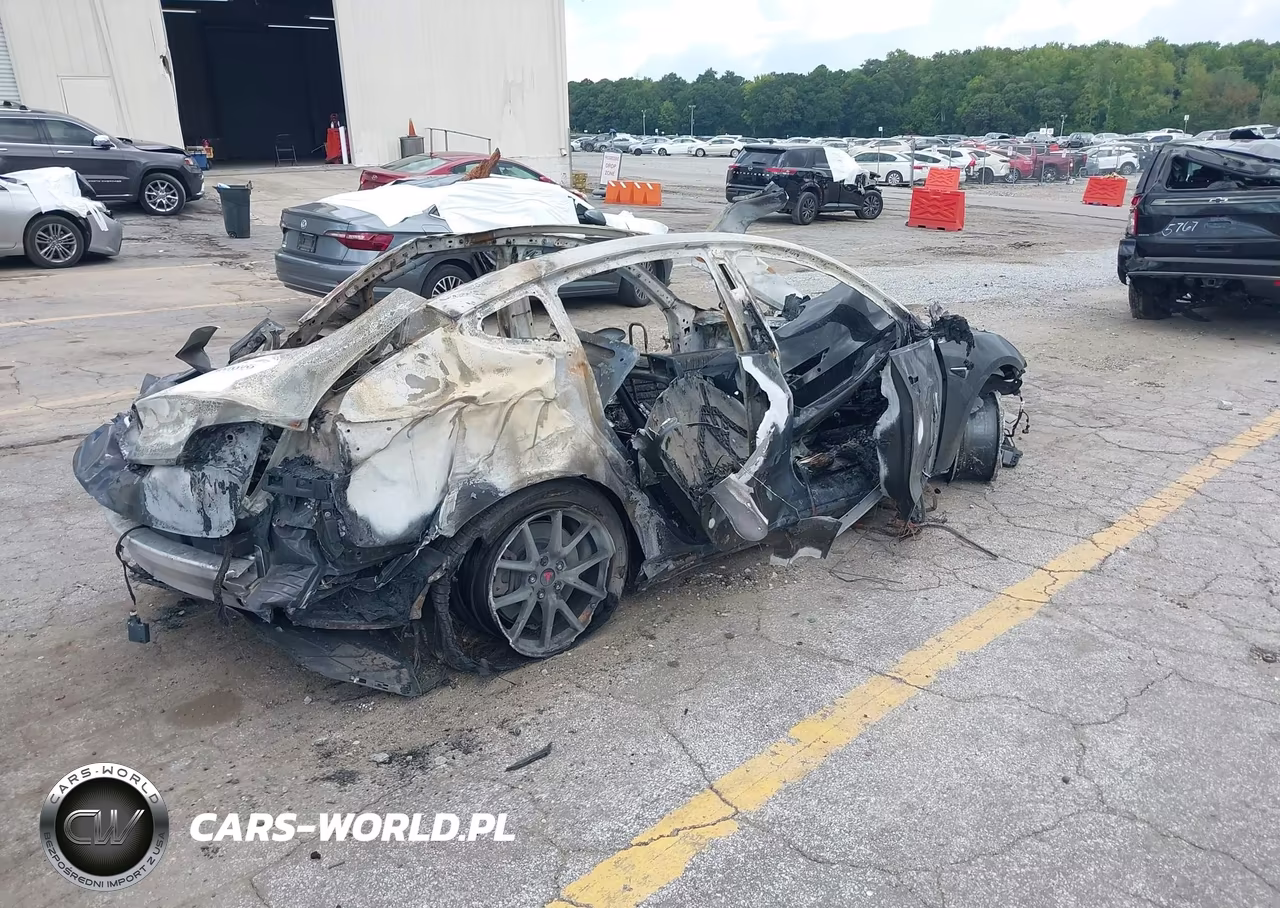 2020 Tesla Model 3 Long Range Dual Motor All-Wheel Drive VIN:5YJ3E1EB8LF667810 - 4