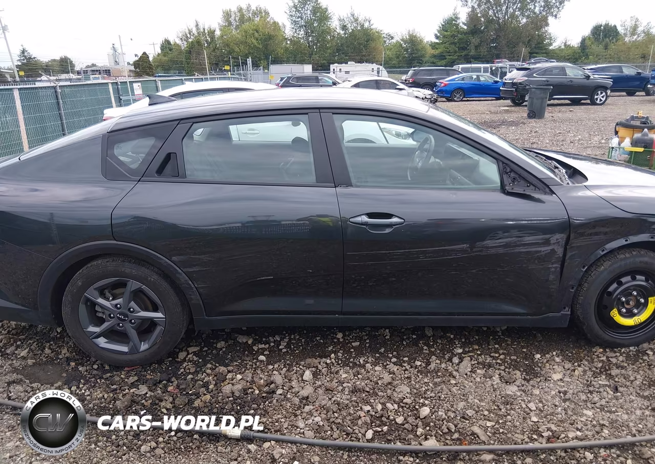 2025 Kia K4 Lxs VIN:3KPFT4DE1SE014871 - 14