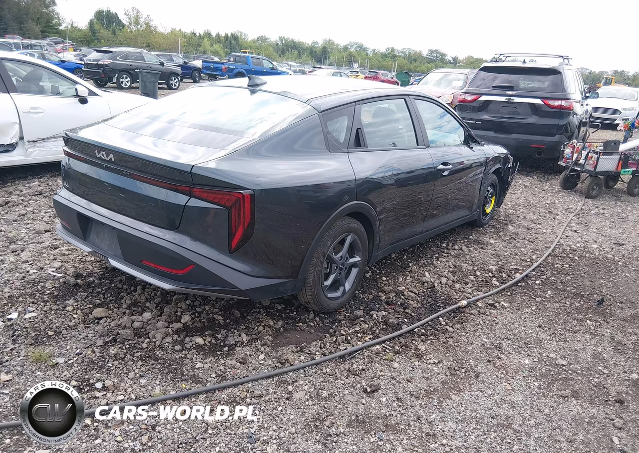 2025 Kia K4 Lxs VIN:3KPFT4DE1SE014871 - 4