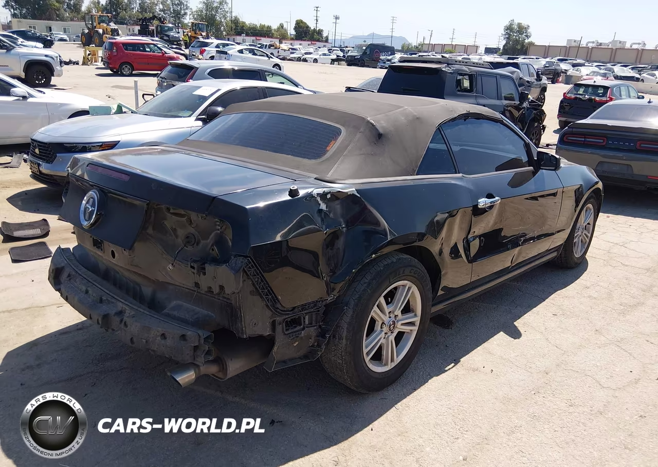 2014 Ford Mustang V6 VIN:1ZVBP8EM1E5262387 - 4