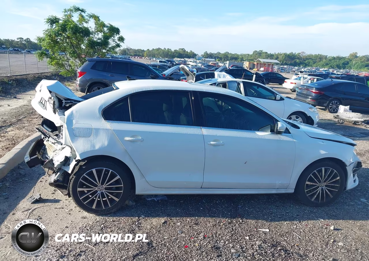 2015 Volkswagen Jetta 2.0L S VIN:3VW2K7AJXFM240663 - 13