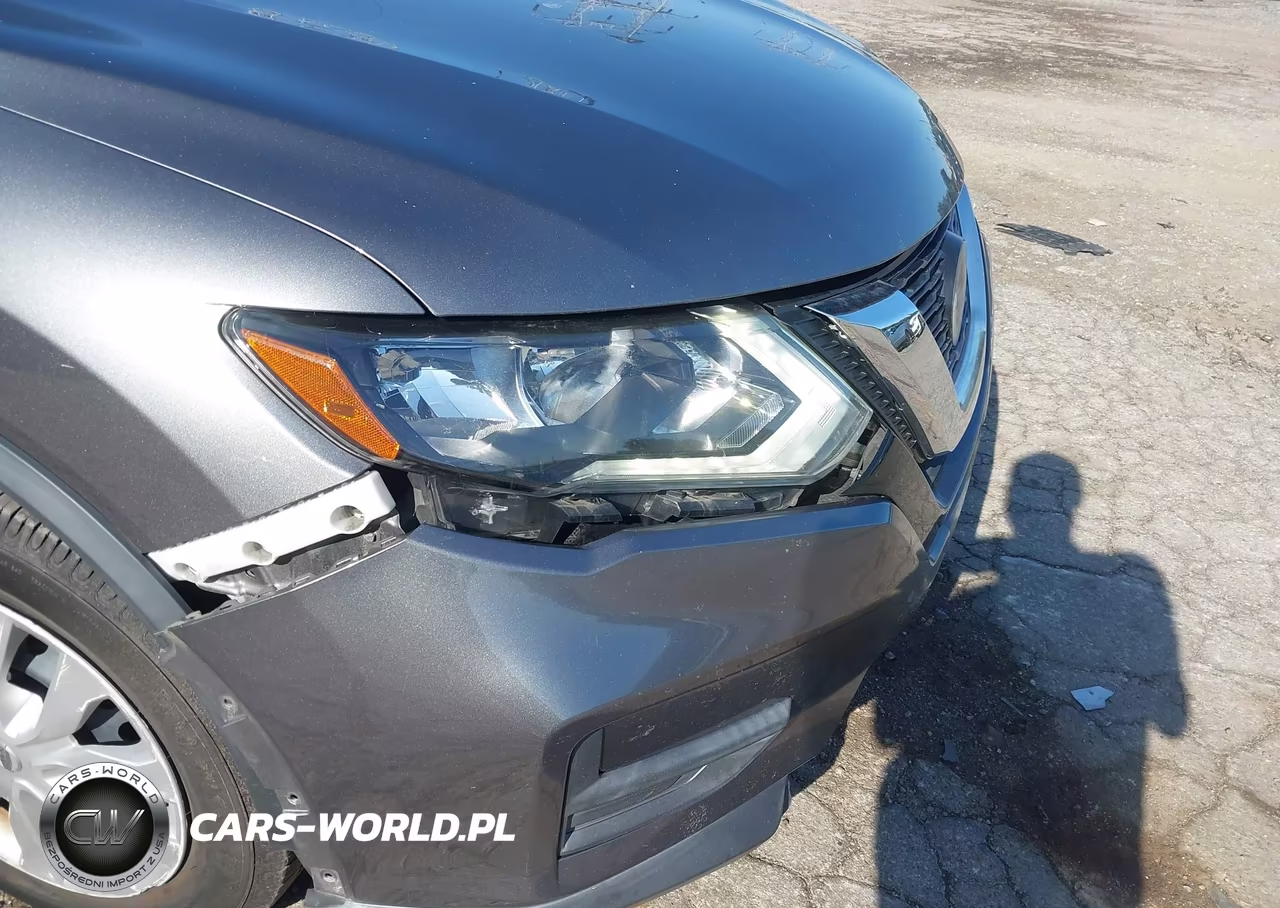 2019 Nissan Rogue S VIN:5N1AT2MV8KC808557 - 18