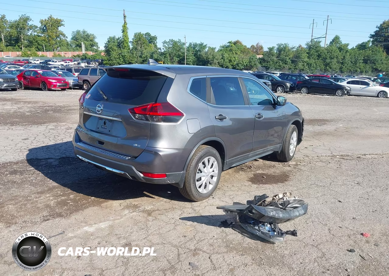 2019 Nissan Rogue S VIN:5N1AT2MV8KC808557 - 4
