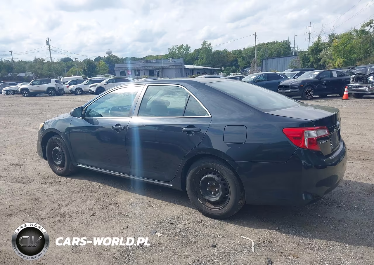 2013 Toyota Camry Le VIN:4T4BF1FKXDR275915 - 14