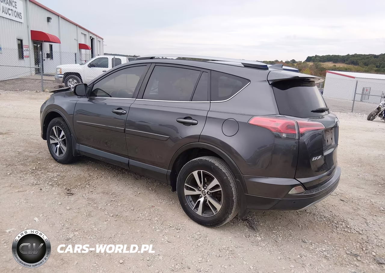 2017 Toyota Rav4 Xle VIN:JTMWFREV0HJ713312 - 3