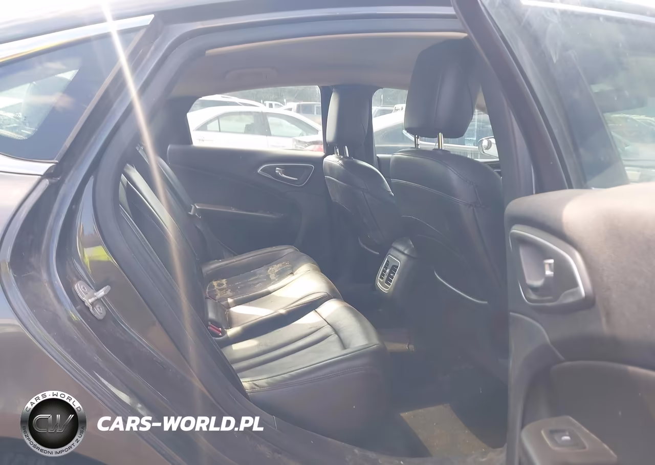 2015 Chrysler 200 C VIN:1C3CCCCB2FN545104 - 8