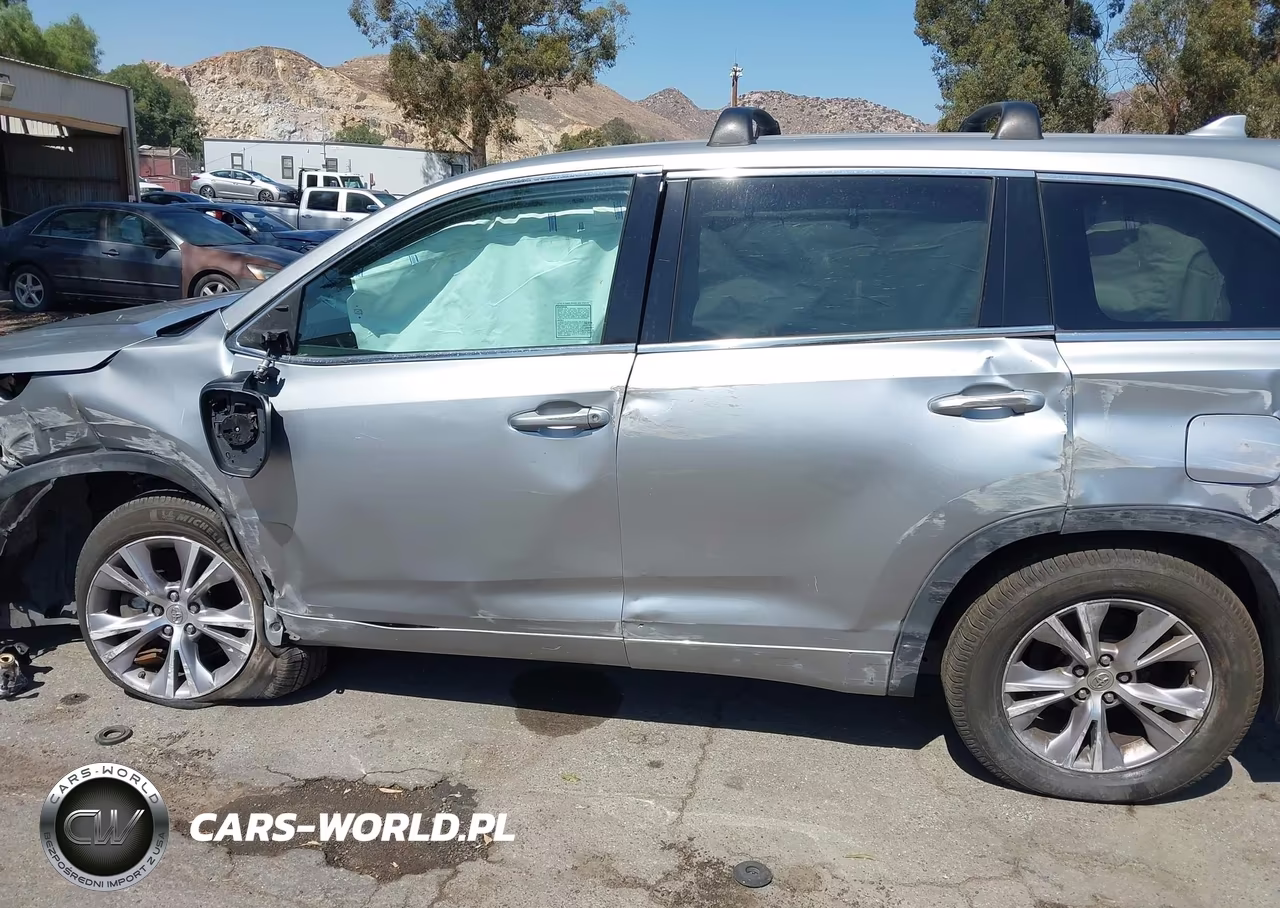 2015 Toyota Highlander Le Plus V6 VIN:5TDZKRFH4FS082145 - 14