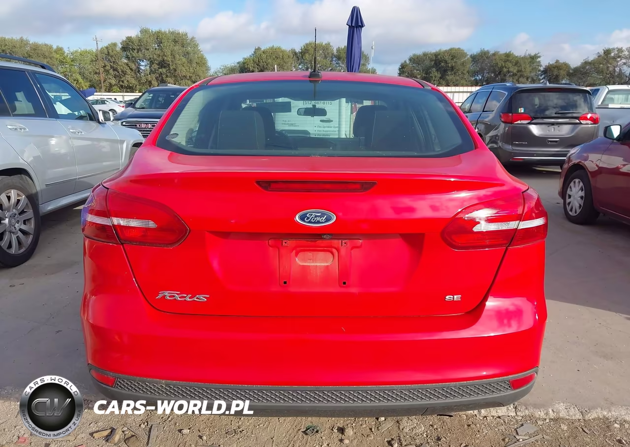 2016 Ford Focus Se VIN:1FADP3F21GL336553 - 17