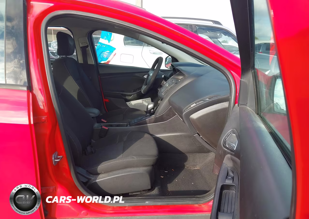 2016 Ford Focus Se VIN:1FADP3F21GL336553 - 5