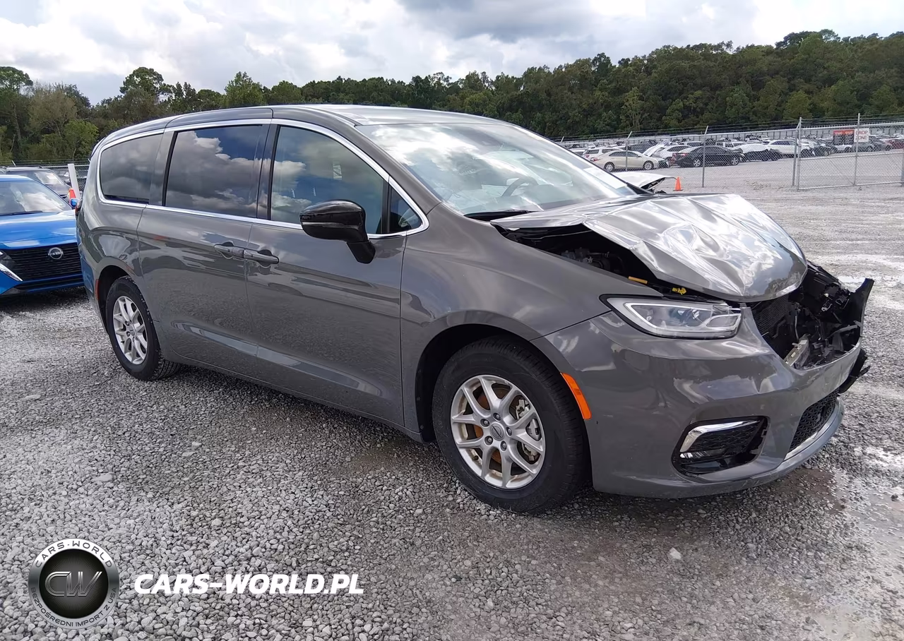 2025 Chrysler Pacifica Select