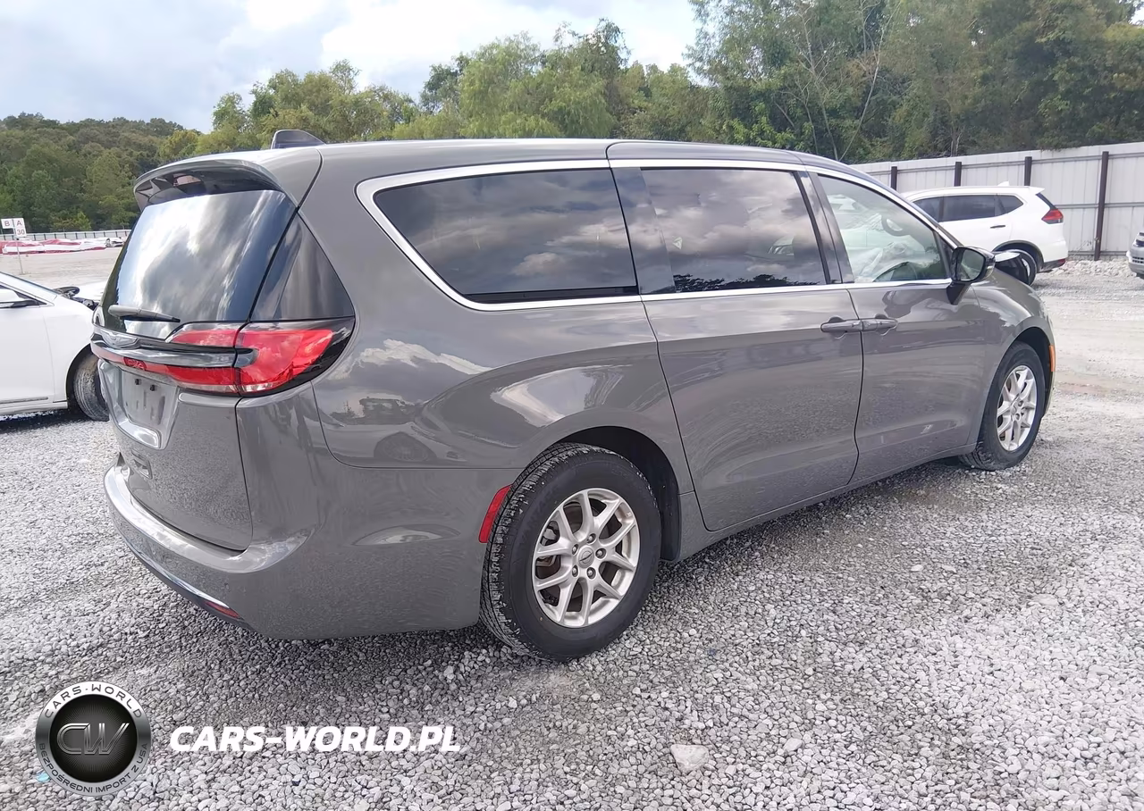 2025 Chrysler Pacifica Select VIN:2C4RC1BG4SR520841 - 4