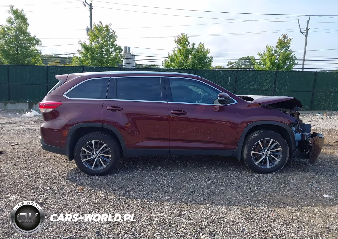 2019 Toyota Highlander Xle VIN:5TDJZRFH1KS925186 - 14