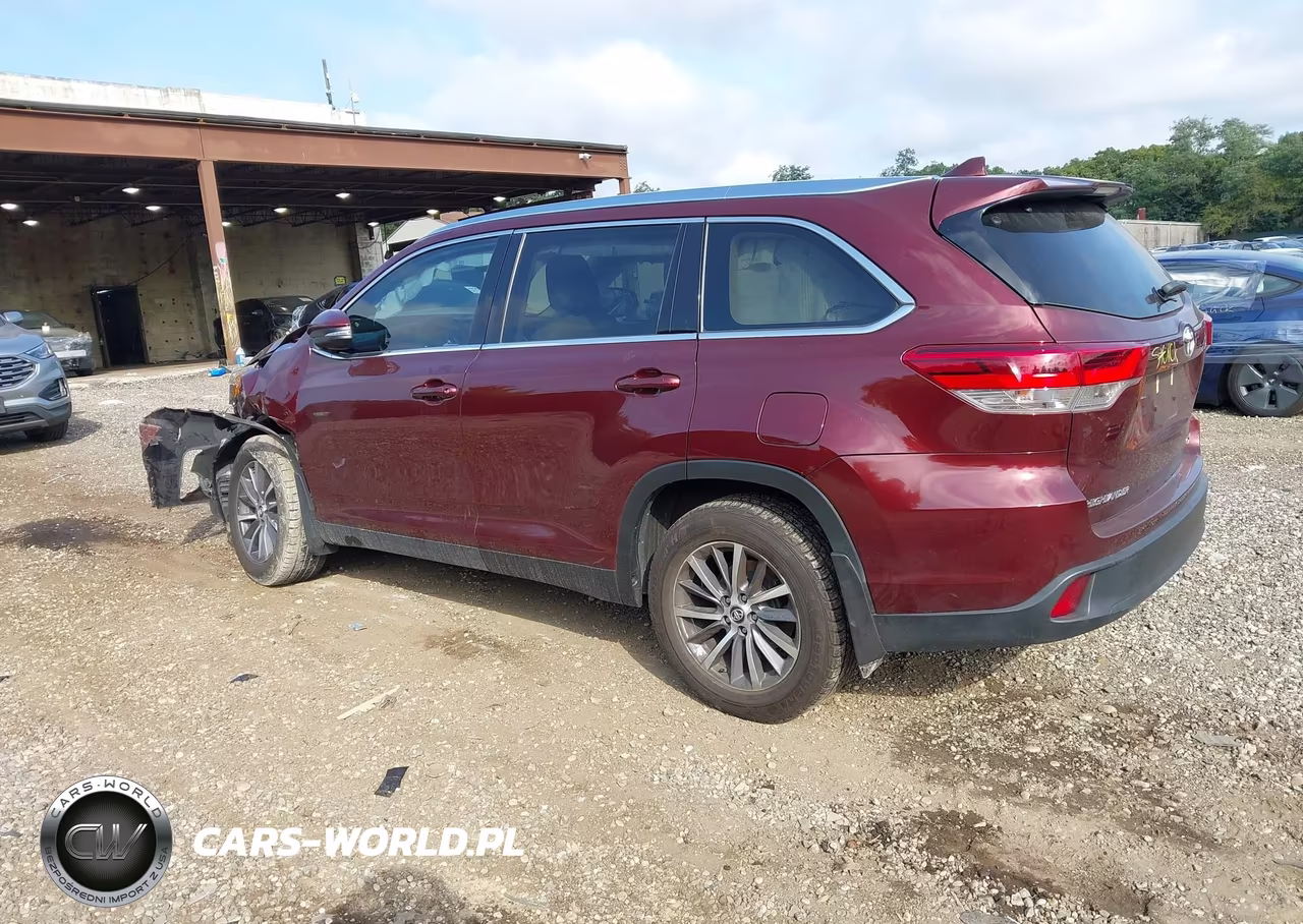2019 Toyota Highlander Xle VIN:5TDJZRFH1KS925186 - 3