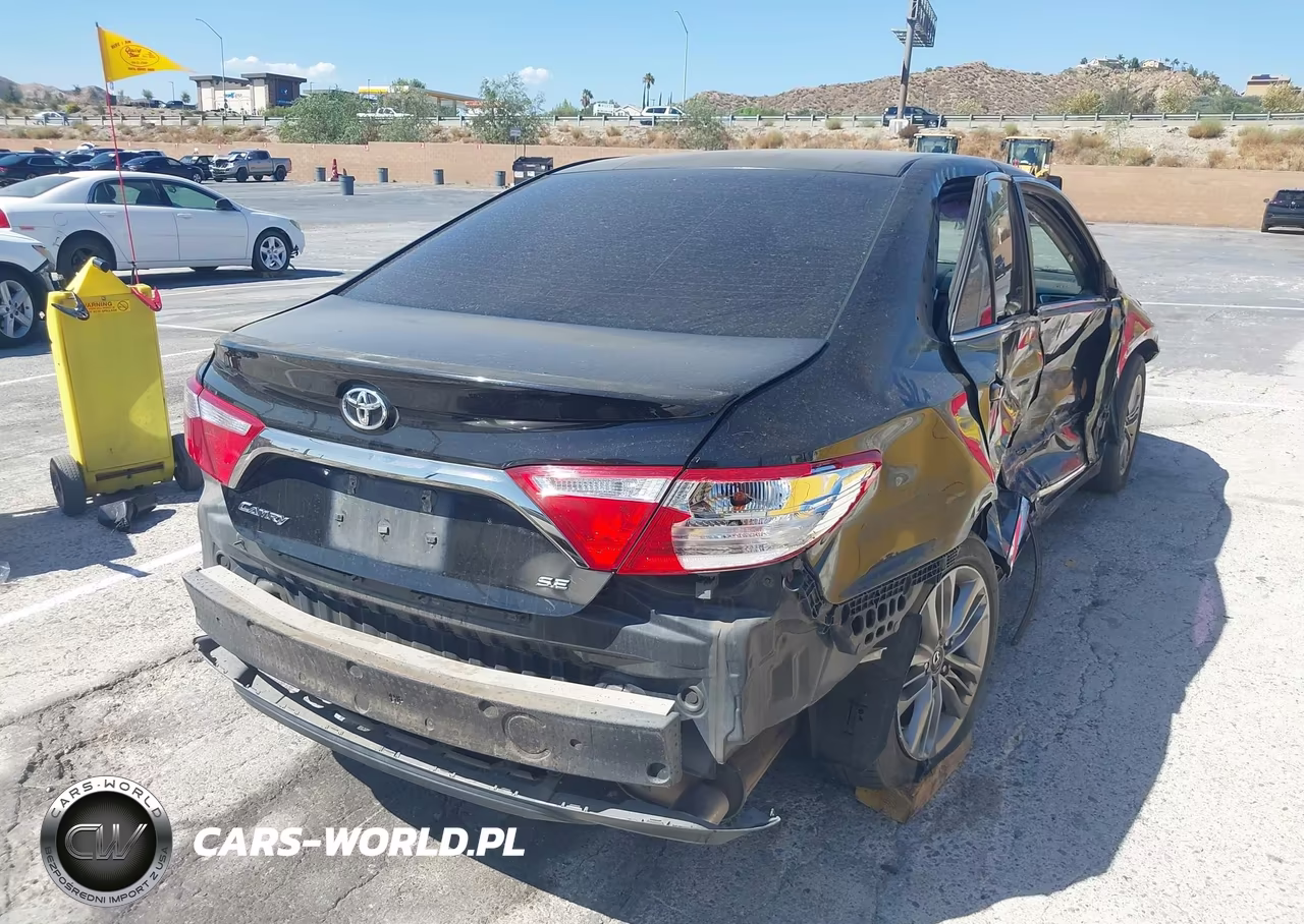 2017 Toyota Camry Se VIN:4T1BF1FK7HU807041 - 4