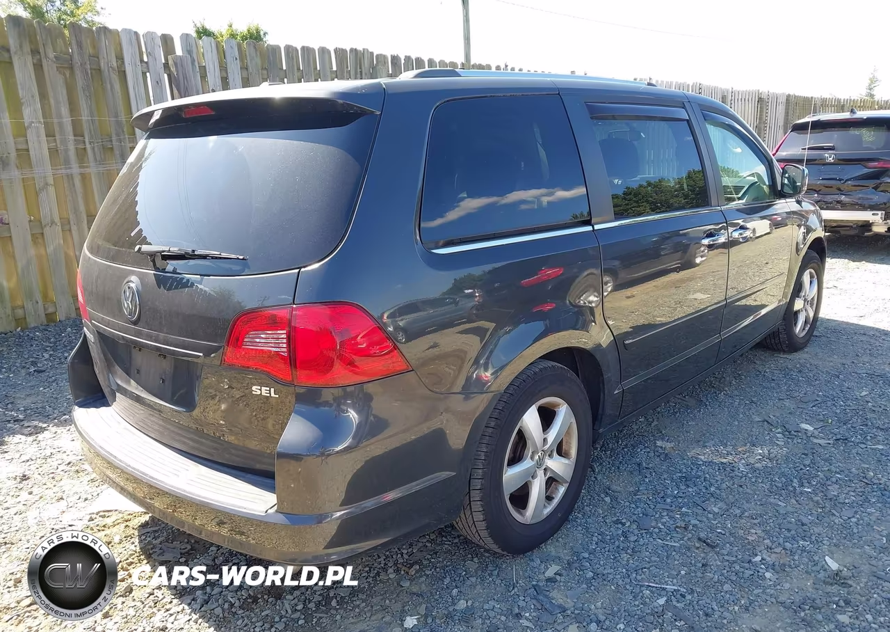 2011 Volkswagen Routan Sel Premium VIN:2V4RW6DG6BR789446 - 4