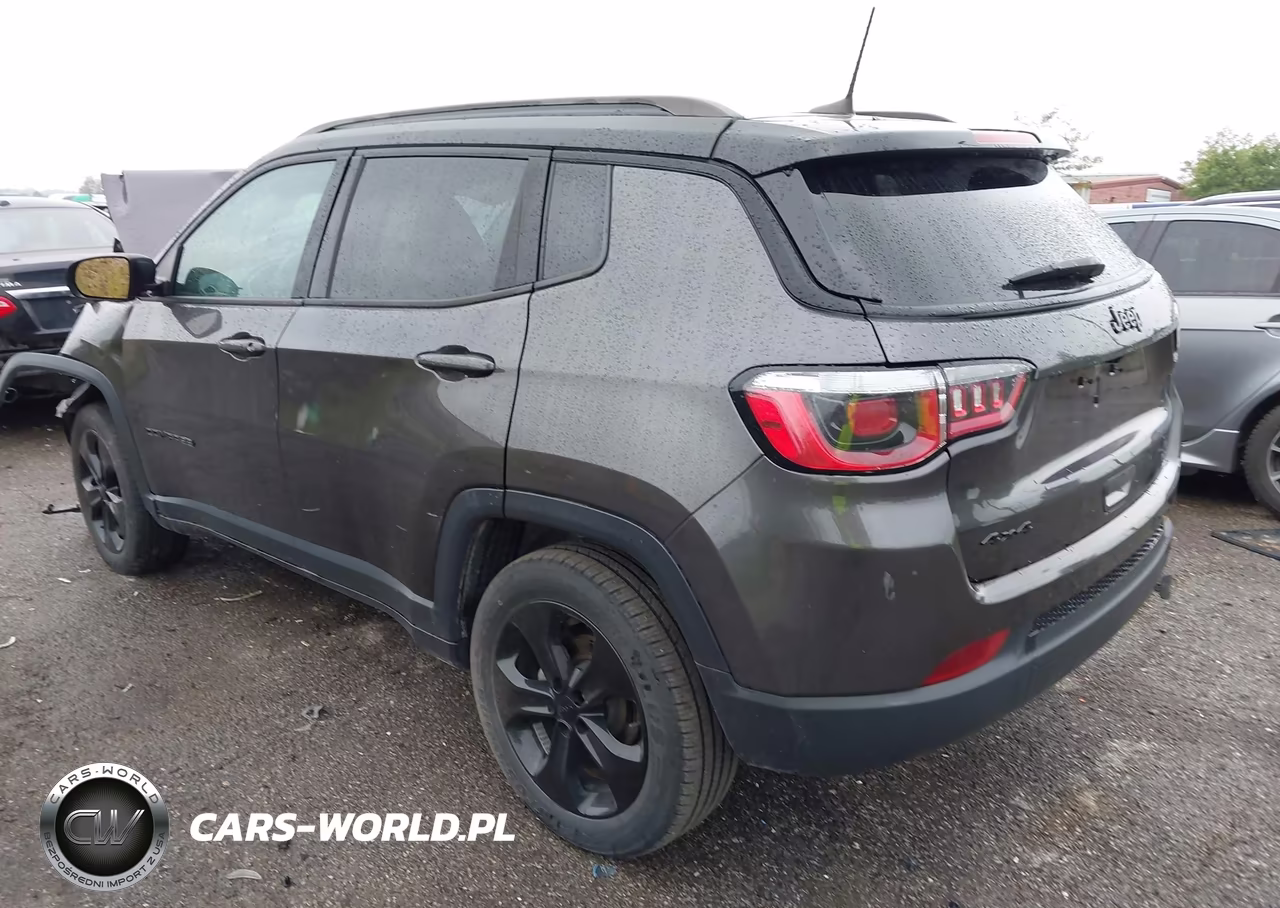 2018 Jeep Compass Altitude 4X4 VIN:3C4NJDBB3JT314402 - 3