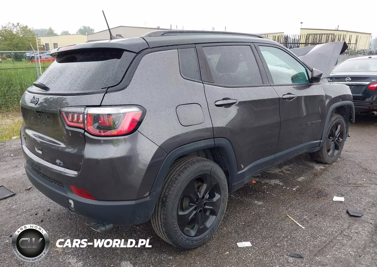 2018 Jeep Compass Altitude 4X4 VIN:3C4NJDBB3JT314402 - 4