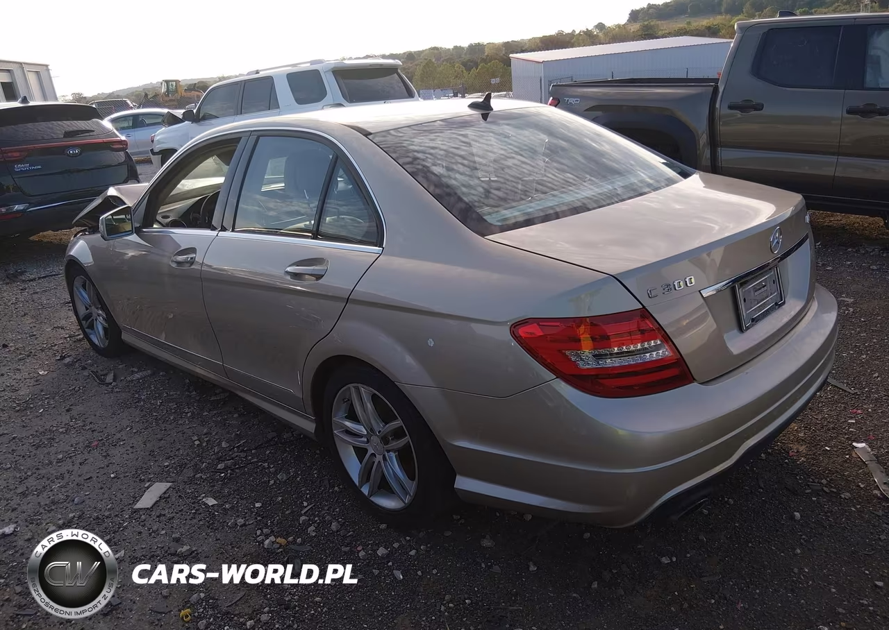 2012 Mercedes-Benz C 300 Sport 4Matic VIN:WDDGF8BB1CR194957 - 3